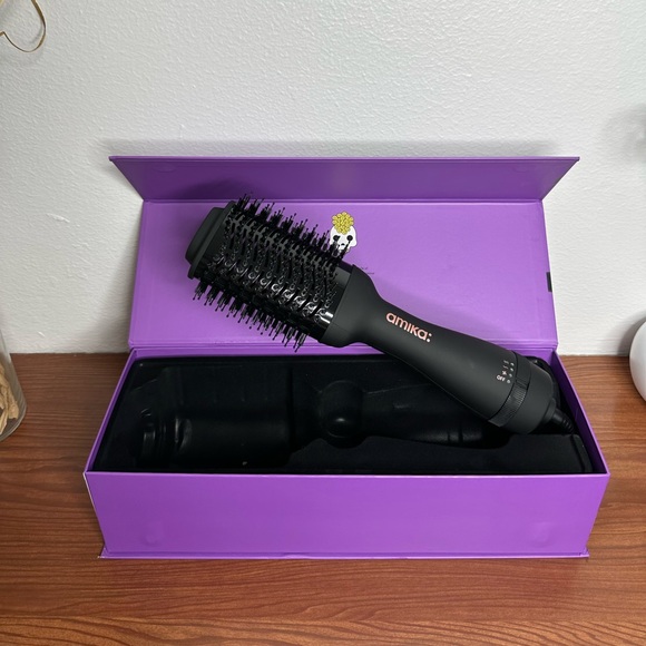 Amika Blow Dryer Brush